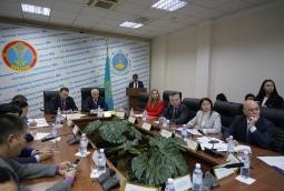 «Астана қаласының техникалық және кәсіптік білім беру саласында бюджеттік бағдарламаларды іске асырудың және мемлекет активтерін пайдаланудың тиімділігін талдау» тақырыбында дөңгелек үстел